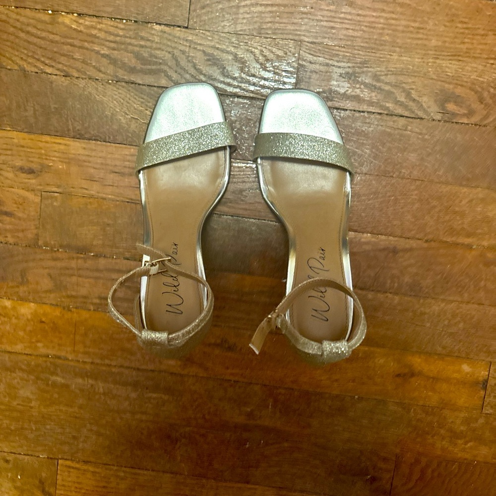 Simple Gold shine strap heel stiletto W 9